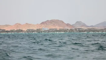 تأثير إغلاق الحوثيين لمضيق باب المندب على أسعار النفط العالمي
