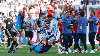 تفاصيل اعتداء لاعبي الأرجنتين على إسبانيا في نهائي كأس العالم