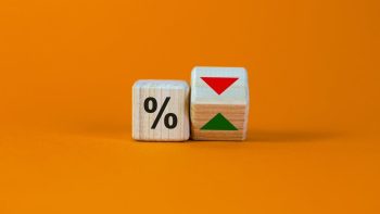 حرب ترامب على إيران سترفع أسعار الفائدة العالمية لسنوات