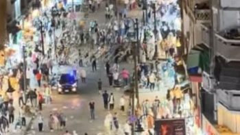 خالد بن الوليد بالإسكندرية ممشى سياحى مغلق للمصطافين فقط.. ممنوع سير السيارات به فى صيف 2026.. والمواطنون: نتسوق ونشتري الملابس بأرخص الأسعار.. ويؤكدون: متعة الصيف فى عروس البحر المتوسط.. صور