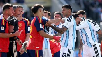 خطأ تقني.. فيفا ينفي طرد باريديس في نهائي كأس العالم