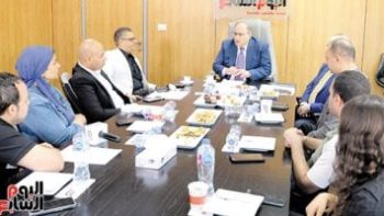 رئيس هيئة الدواء فى ندوة «اليوم السابع»: الإنتاج الوطنى من الدواء يغطى 94% من احتياجات المصريين الأساسية.. على الغمراوى: مخزون المواد الخام اللازمة للتصنيع يكفى 6 أشهر.. استراتيجية رئاسية لـ«الأمن الدوائى»