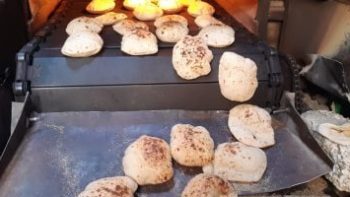 رغيف الخبز المدعم بعد التحول للدعم النقدى.. هل يتغير السعر على بطاقة التموين؟