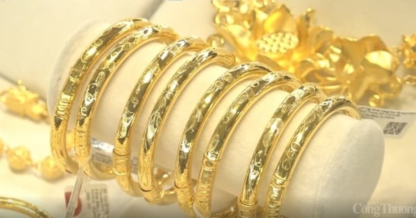 سعر الذهب اليوم (12 يوليو): هل من المرجح أن ينخفض ​​إلى حوالي 4000 دولار؟