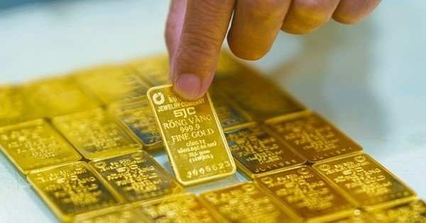 سعر الذهب اليوم (4 يوليو): ارتفع سعر الذهب بمقدار 3 ملايين دونغ فيتنامي للأونصة، ليصل إلى مستوى قياسي جديد.