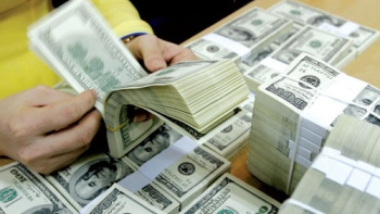 سعر صرف الدولار الأمريكي اليوم (6 يوليو): يواجه الدولار الأمريكي ضغوطاً هبوطية هذا الأسبوع.