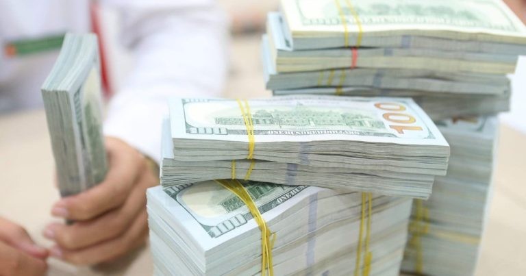 سعر صرف الدولار الأمريكي اليوم، 14 يوليو 2026: ينخفض ​​بما يتماشى مع اليورو والين الياباني.