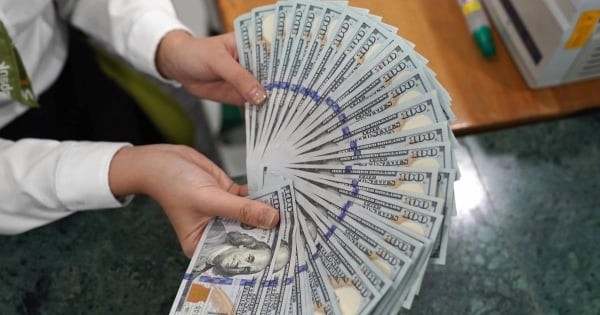 سعر صرف الدولار الأمريكي اليوم، 18 يوليو: يحافظ الدولار الأمريكي على زخمه، ومؤشر الدولار الأمريكي عند 100.75 نقطة.