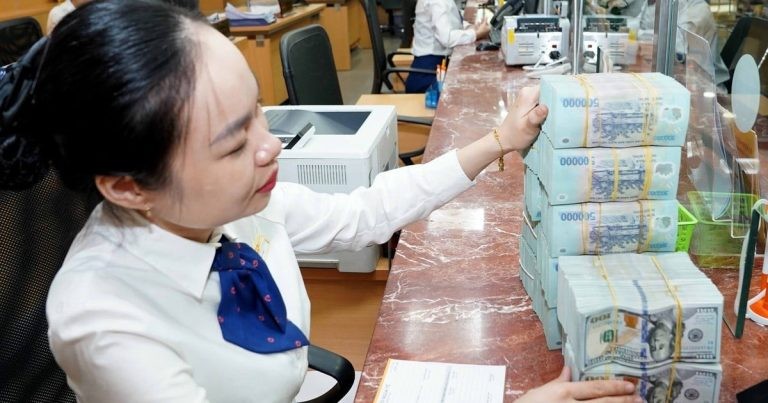 سعر صرف الدولار الأمريكي اليوم، 3 يوليو 2026: انخفاض حاد في قيمة الدولار الأمريكي، وارتفاع في قيمة العملات الأخرى.