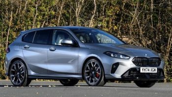 سعر ومواصفات BMW الفئة الأولى 2026 في السوق السعودي| صور