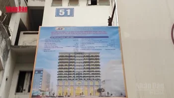 [فيديو] هانوي تبدأ أعمال البناء في مشروع إعادة بناء المبنى السكني في 51 شارع هوينه ثوك خانغ.