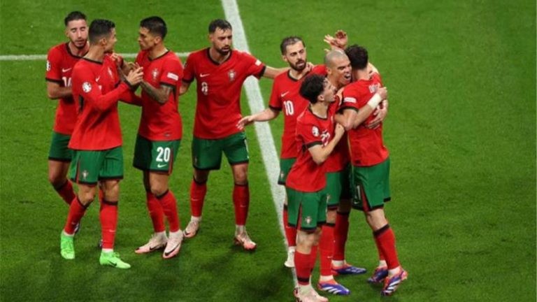 قناة مجانية تنقل مباراة البرتغال وإسبانيا الليلة.. «اتفرج في مكانك»