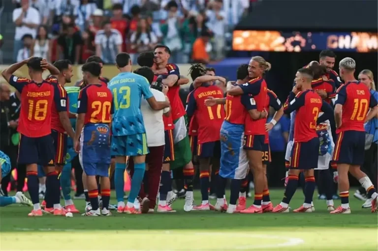 لاعب إسبانيا يحصد جائزة أفضل لاعب صاعد في كأس العالم