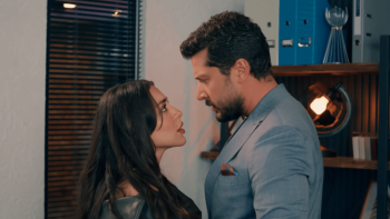 مسلسل حب على ورق الحلقة 23 .. أوس يحاول إنقاذ علاقته بـ لين