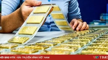 يخفف الاحتياطي الفيدرالي ضغوط أسعار الفائدة، وتتعافى أسعار الذهب المحلية.