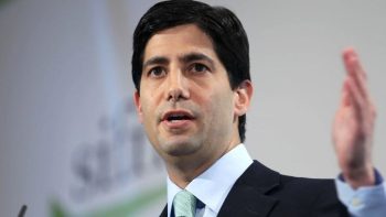 يستعد الاحتياطي الفيدرالي لإرسال إشارة جديدة: كيف ستتفاعل أسعار الذهب والدولار الأمريكي وأسعار الفائدة؟