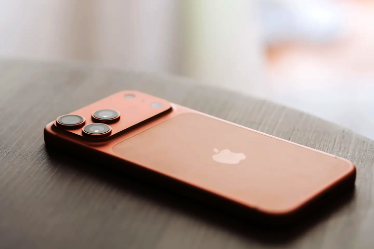 يواجه هاتف iPhone 18 Pro Max ارتفاعًا حتميًا في السعر، بينما يواجه هاتف iPhone Ultra صعوبات؟