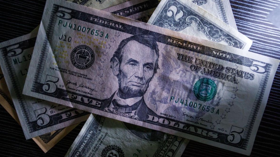 قبل التعاملات.. تعرف على أسعار العملات الأجنبية والعربية أمام الجنيه