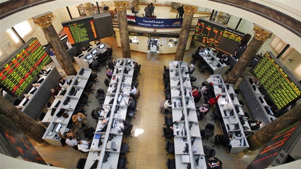 المصريون يسيطرون على 92.7% من تعاملات البورصة.. والأجانب يبيعون بـ252.5 مليون جنيه