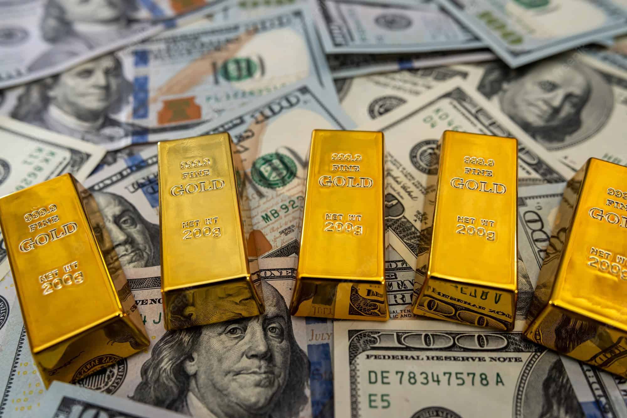 سعر الذهب اليوم الإثنين في السعودية ومصر.. كم سجل عيار 21؟