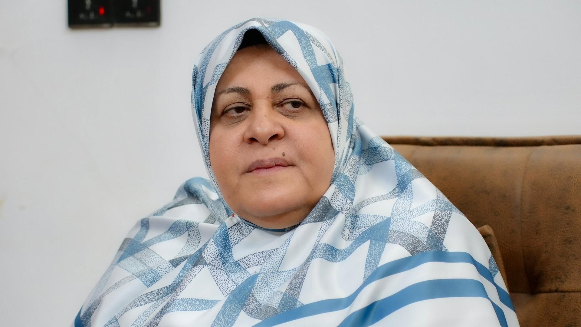 عديلة حمود تطرح مبادرة لتمويل المستشفيات عبر استثمار أرباح العيادات الشعبية وتجاوز الأزمة المالية