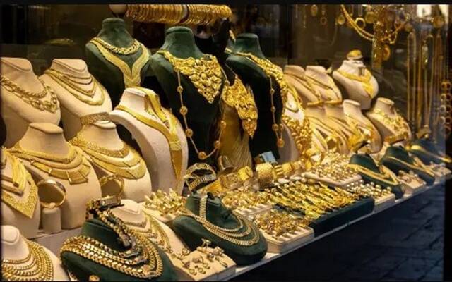 أسعار الذهب في مصر تتراجع 15 جنيهًا بختام تعاملات الاثنين