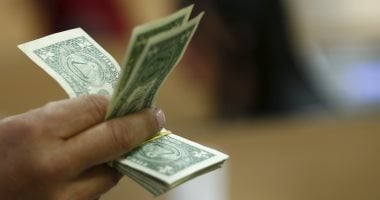 أعرف سعر الدولار مقابل الجنيه بكام فى البنوك اليوم الأربعاء