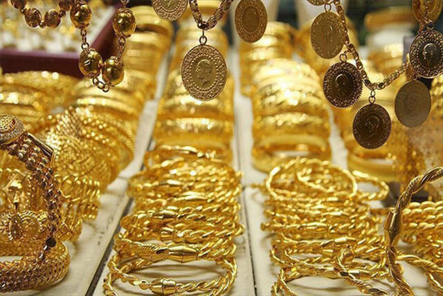 أسعار الذهب في مصر تتراجع 135 جنيهاً للجرام بنهاية تعاملات الاثنين