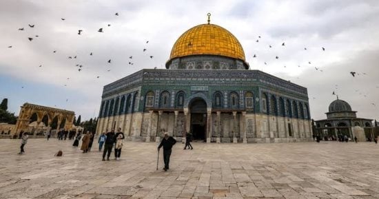 باختصار.. أهم الأخبار العالمية والعربية حتى منتصف الليل.. أمريكا تعاقب 10 أفراد وكيانات.. ترامب: الحرب مع إيران ستنتهي قريبا وأسعار النفط ستتراجع.. ومئات المستوطنين الإسرائيليين يقتحمون باحات المسجد الأقصى