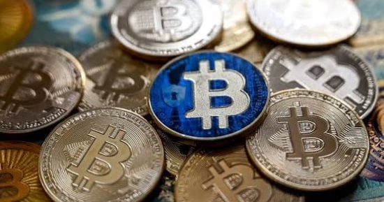 “بيتكوين” تهبط دون 80 ألف دولار وسط تصاعد توقعات رفع الفائدة