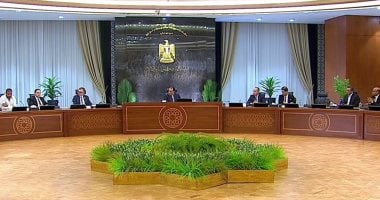 رئيس الوزراء: كرتونة البيض بـ70 جنيها فى معارض “أهلا مدارس”.. فيديو